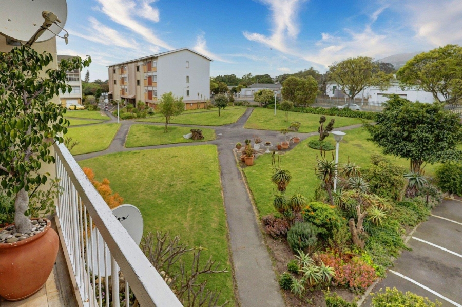 2 Bedroom Property for Sale in Oostersee Western Cape